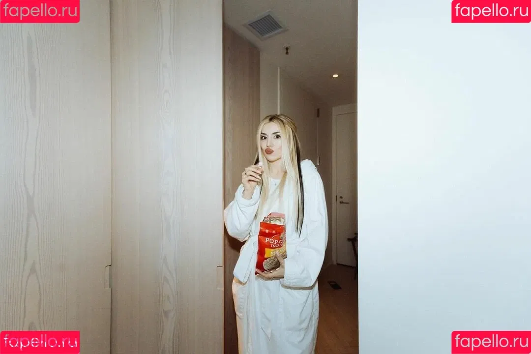 Ava Max / avamax / plharleyquinn Onlyfans Photo Gallery 