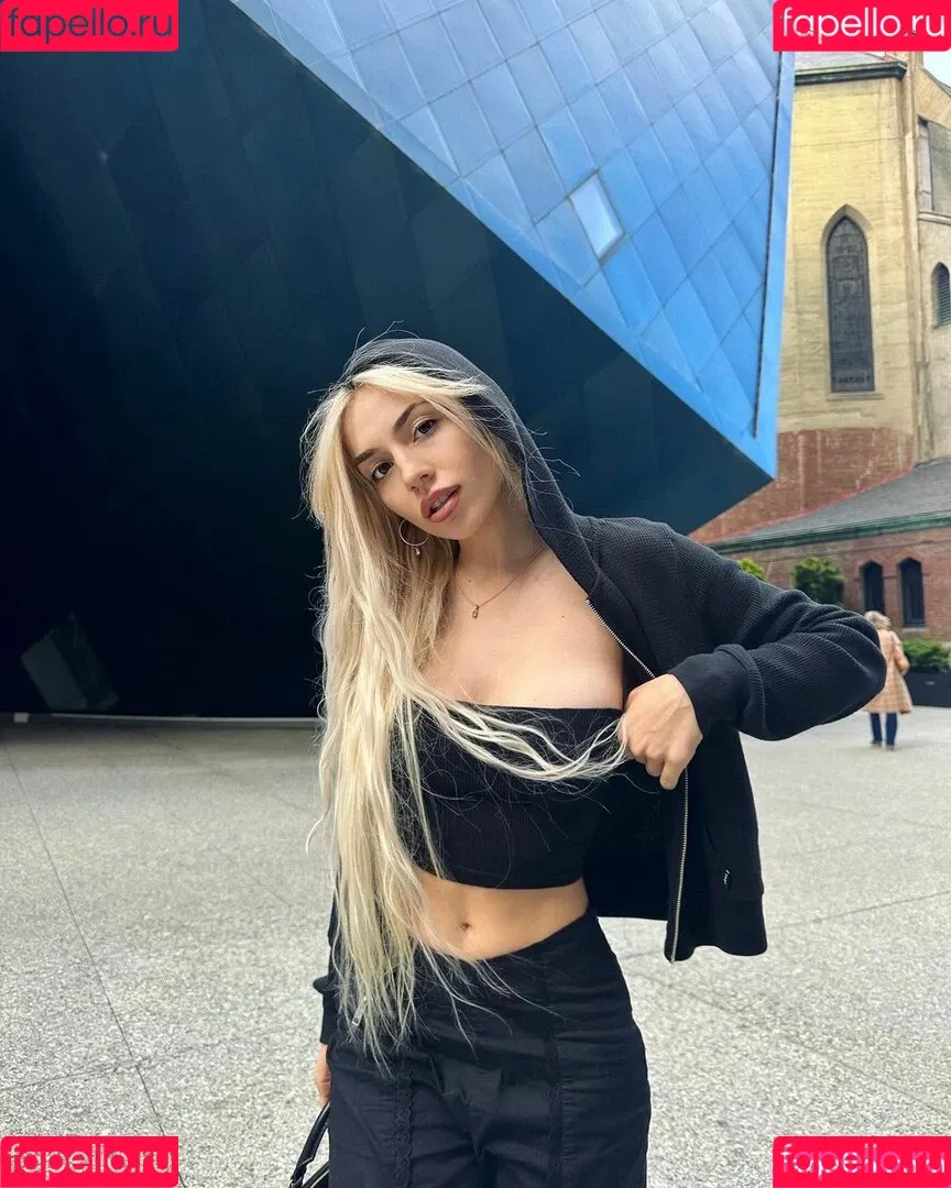 Ava Max / avamax / plharleyquinn Onlyfans Photo Gallery 
