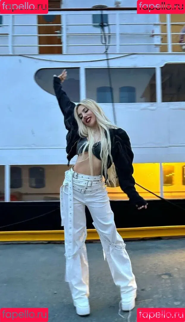 Ava Max / avamax / plharleyquinn Onlyfans Photo Gallery 