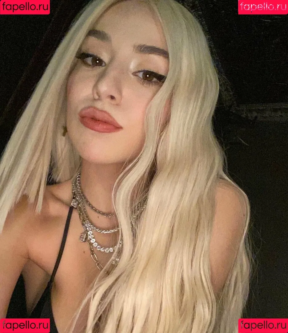 Ava Max / avamax / plharleyquinn Onlyfans Photo Gallery 