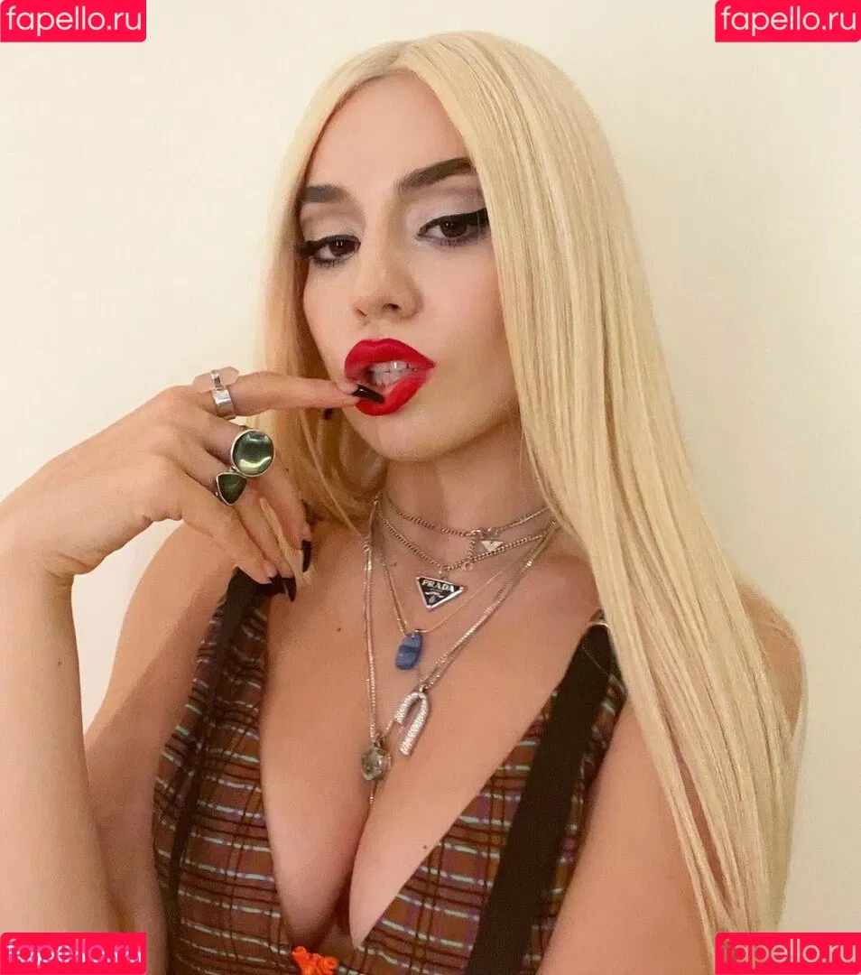 Ava Max / avamax / plharleyquinn Onlyfans Photo Gallery 
