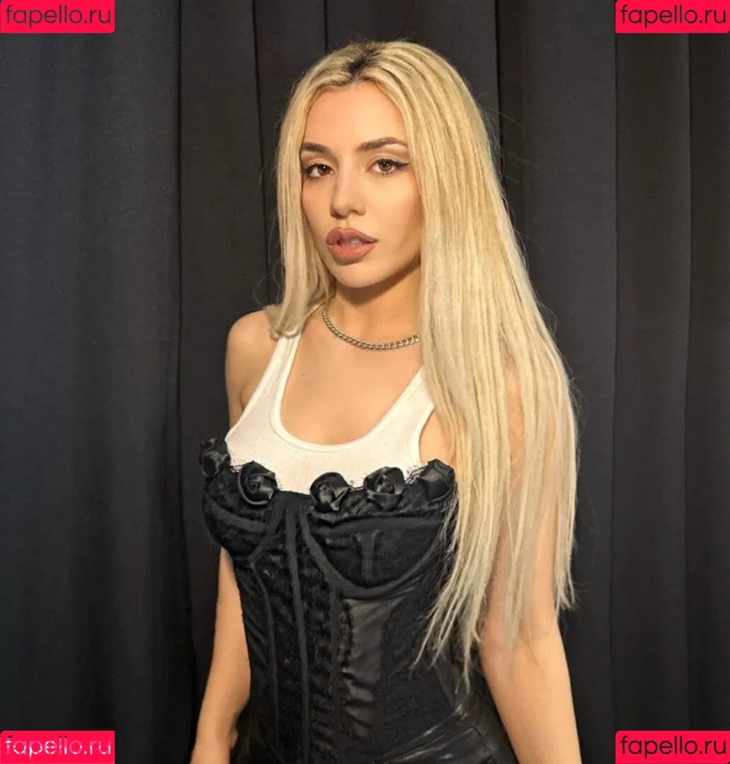 Ava Max / avamax / plharleyquinn Onlyfans Photo Gallery 