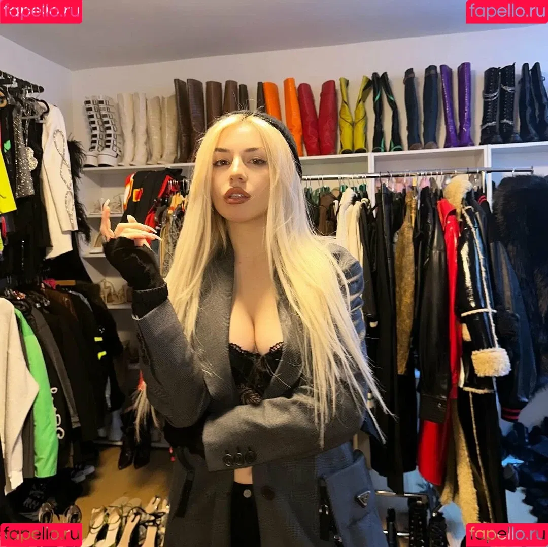 Ava Max / avamax / plharleyquinn Onlyfans Photo Gallery 
