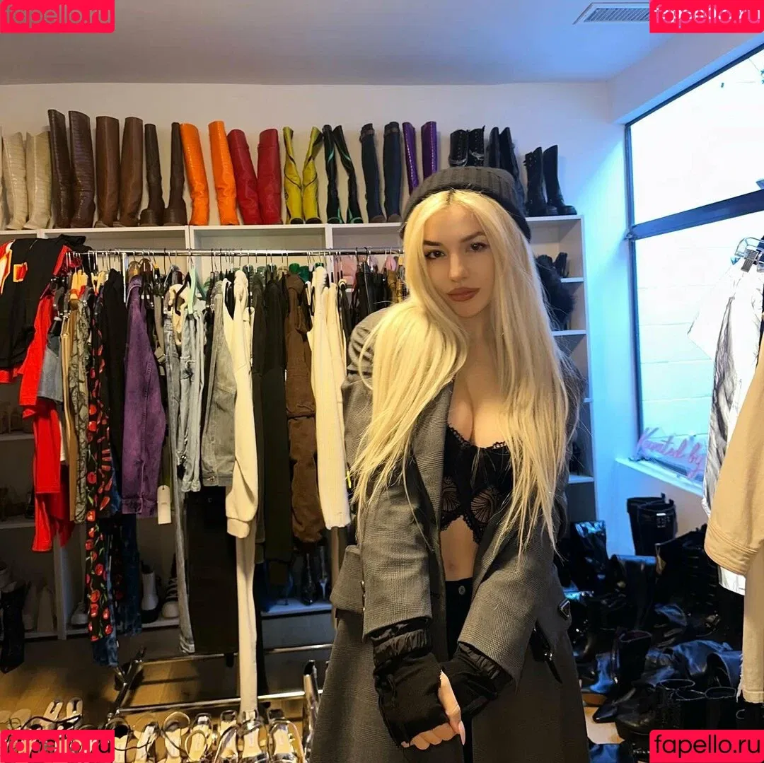 Ava Max / avamax / plharleyquinn Onlyfans Photo Gallery 