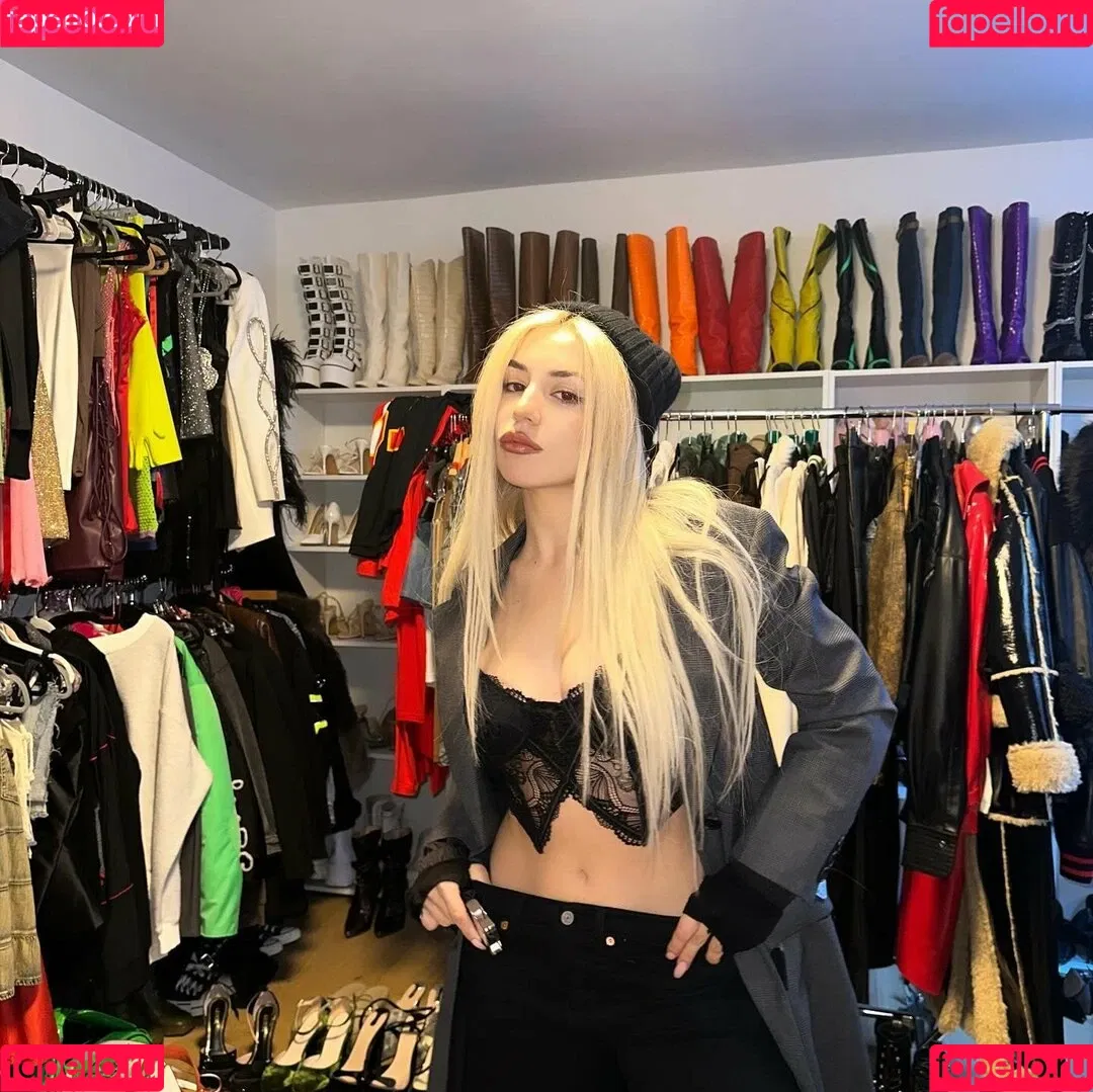 Ava Max / avamax / plharleyquinn Onlyfans Photo Gallery 