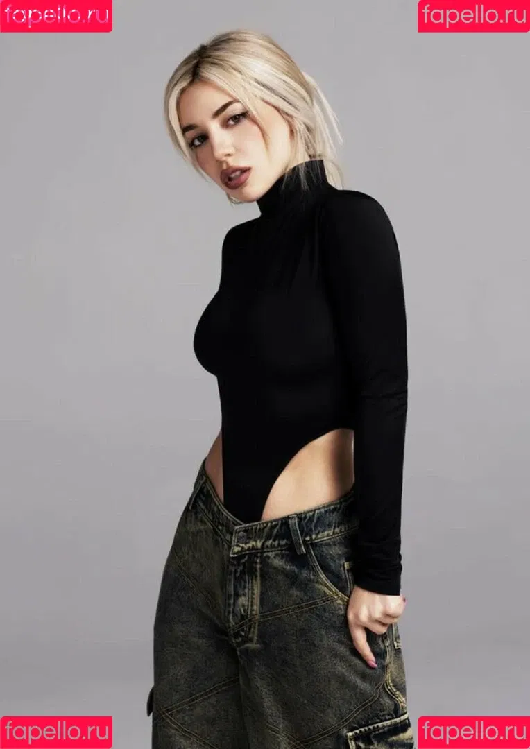 Ava Max / avamax / plharleyquinn Onlyfans Photo Gallery 