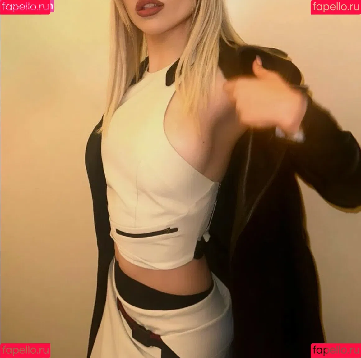 Ava Max / avamax / plharleyquinn Onlyfans Photo Gallery 