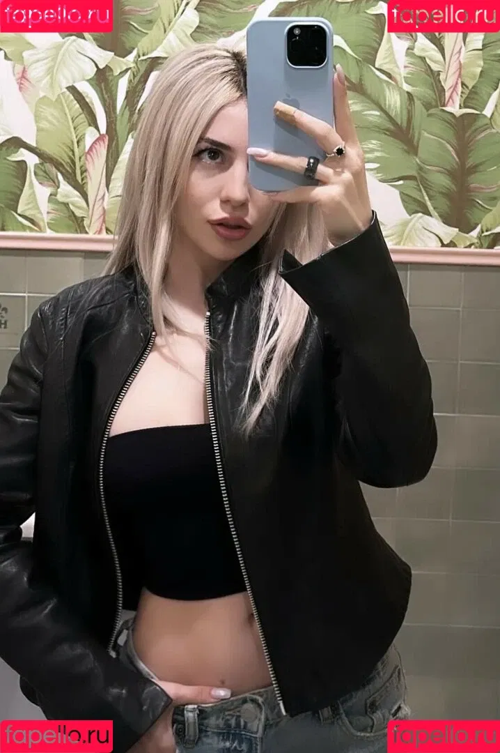 Ava Max / avamax / plharleyquinn Onlyfans Photo Gallery 