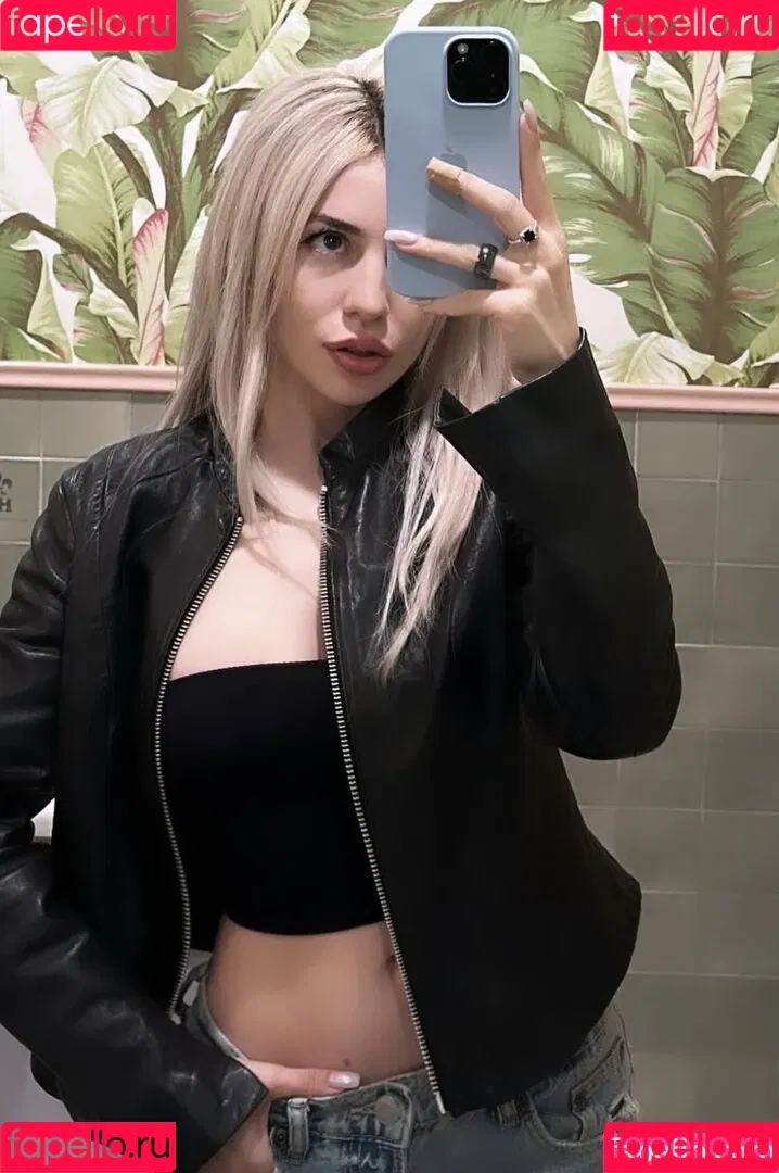 Ava Max / avamax / plharleyquinn Onlyfans Photo Gallery 