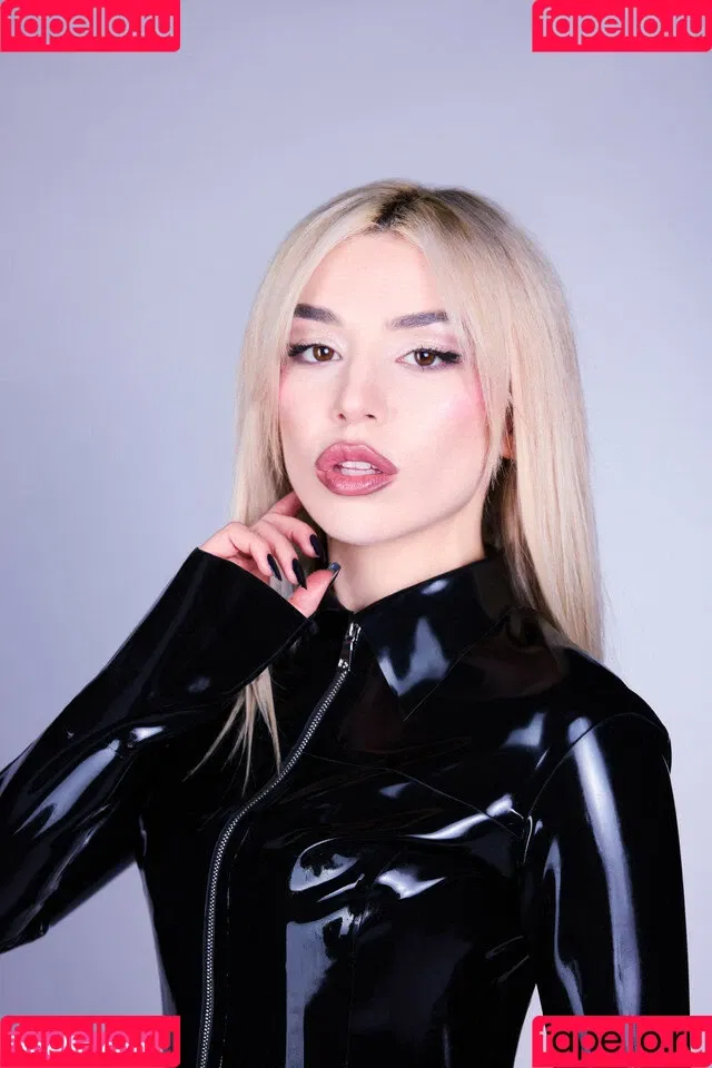 Ava Max / avamax / plharleyquinn Onlyfans Photo Gallery 