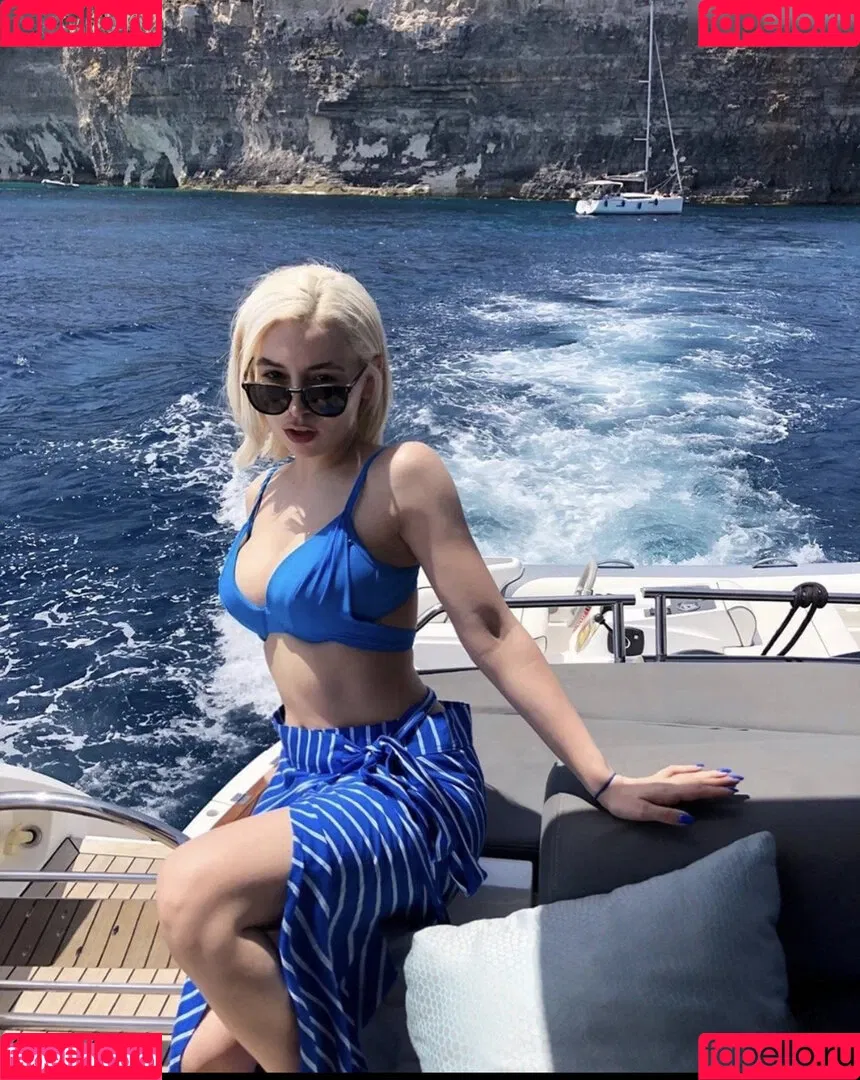 Ava Max / avamax / plharleyquinn Onlyfans Photo Gallery 