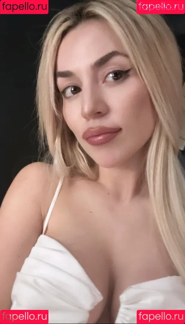 Ava Max / avamax / plharleyquinn Onlyfans Photo Gallery 