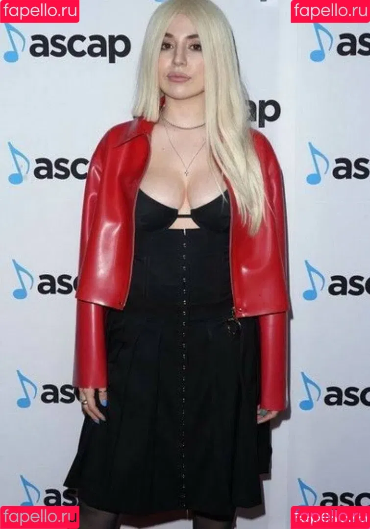 Ava Max / avamax / plharleyquinn Onlyfans Photo Gallery 