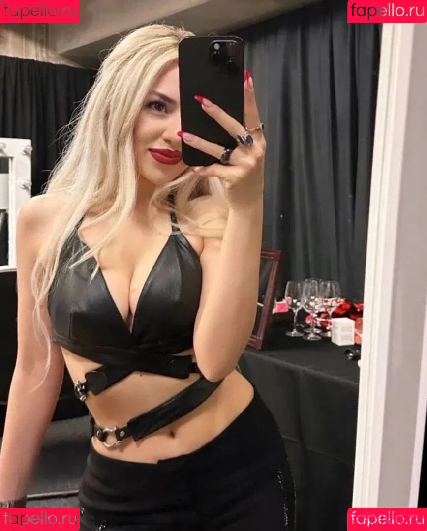 Ava Max / avamax / plharleyquinn Onlyfans Photo Gallery 