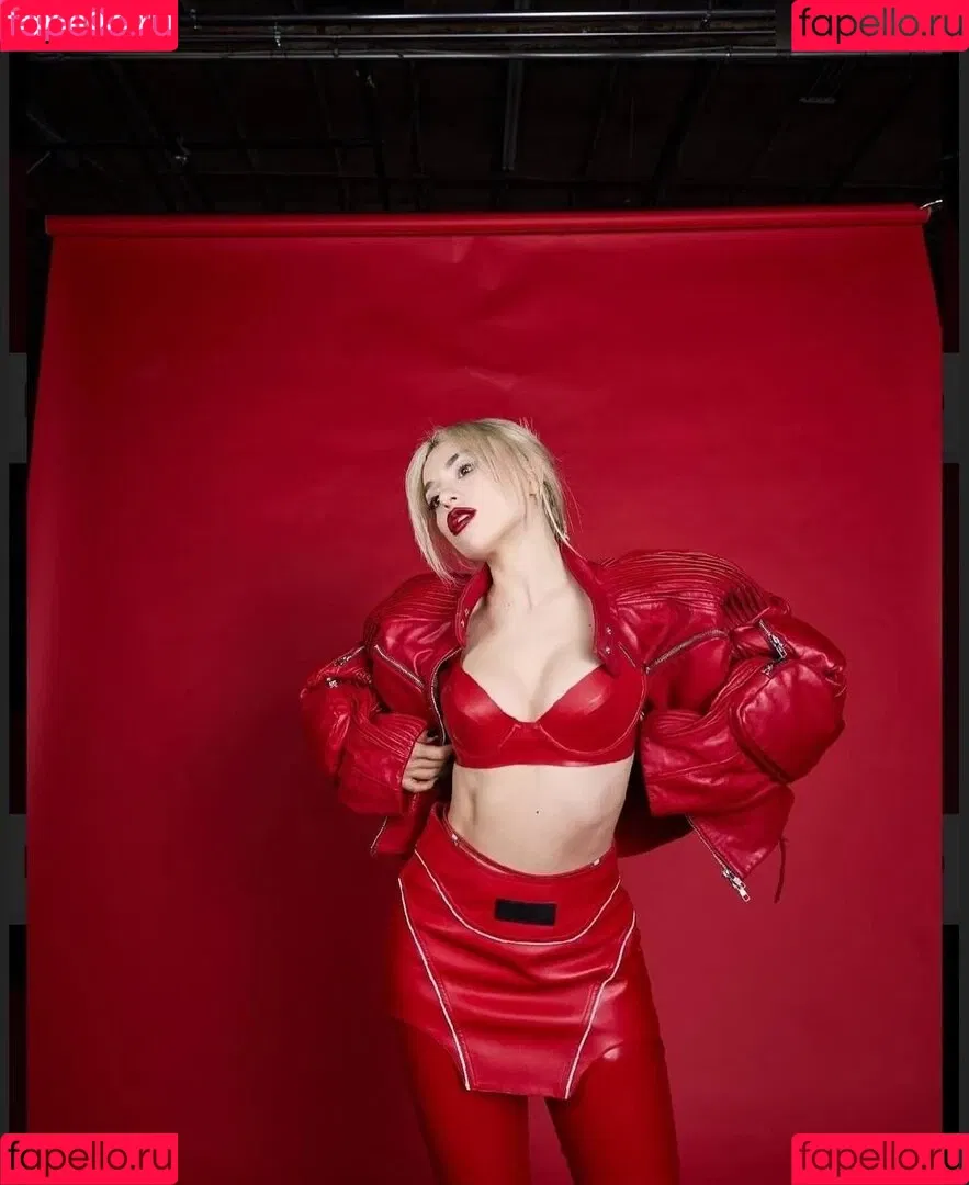 Ava Max / avamax / plharleyquinn Onlyfans Photo Gallery 