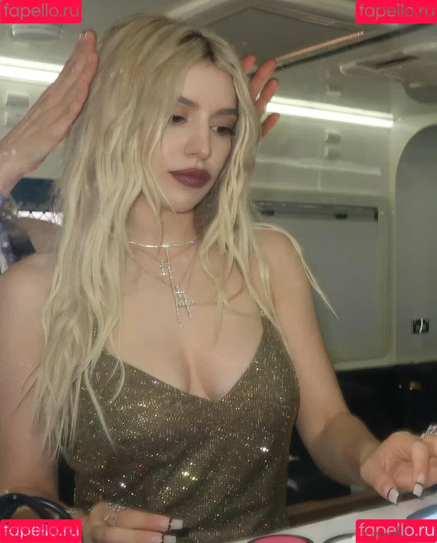 Ava Max / avamax / plharleyquinn Onlyfans Photo Gallery 