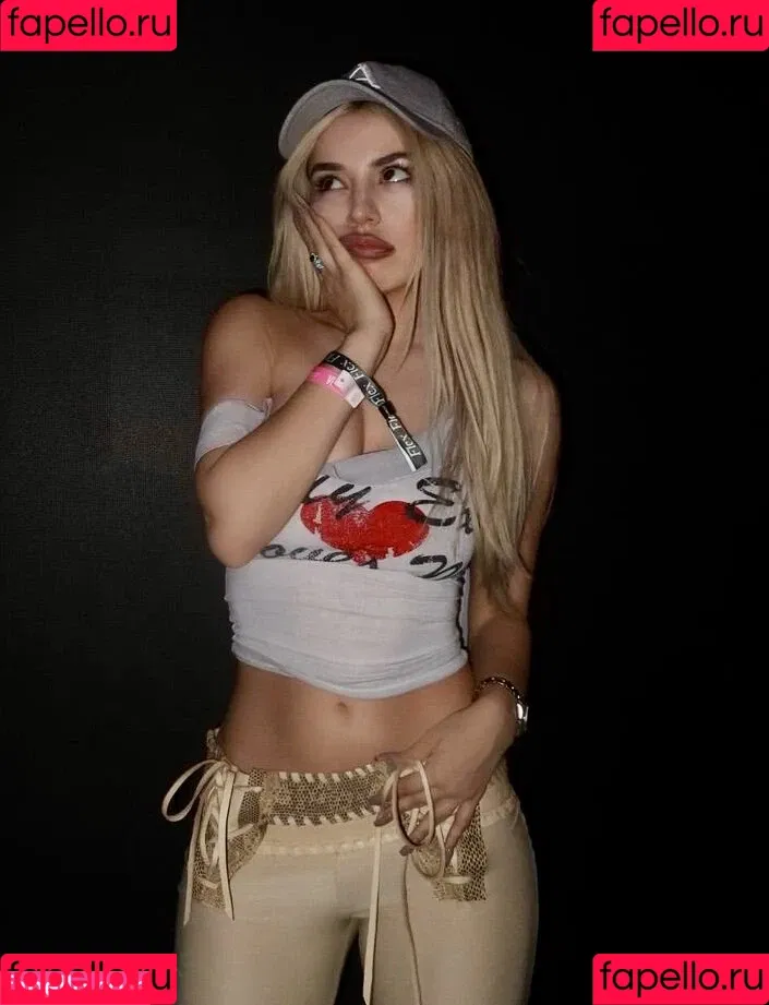Ava Max / avamax / plharleyquinn Onlyfans Photo Gallery 