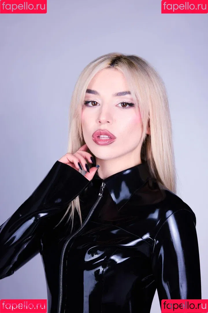Ava Max / avamax / plharleyquinn Onlyfans Photo Gallery 