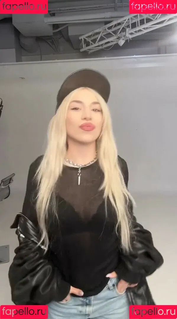 Ava Max / avamax / plharleyquinn Onlyfans Photo Gallery 