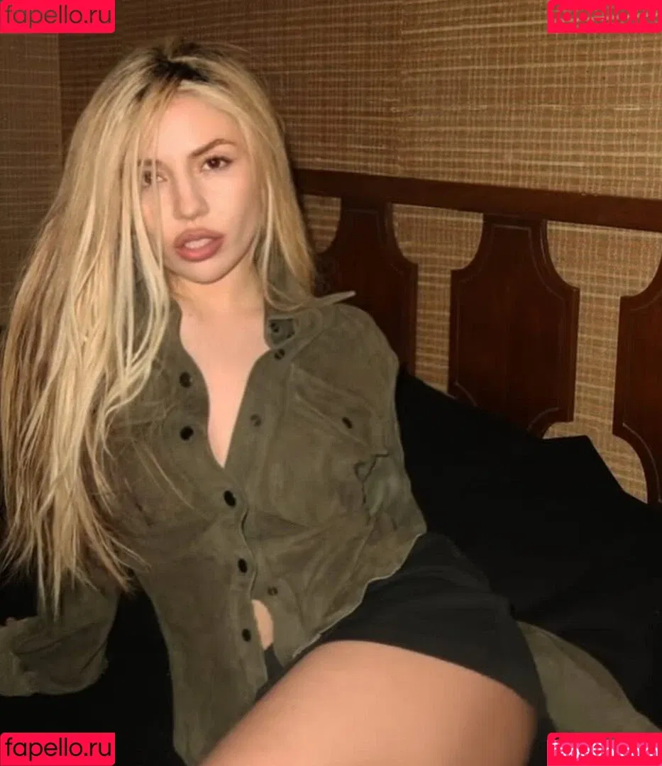 Ava Max / avamax / plharleyquinn Onlyfans Photo Gallery 
