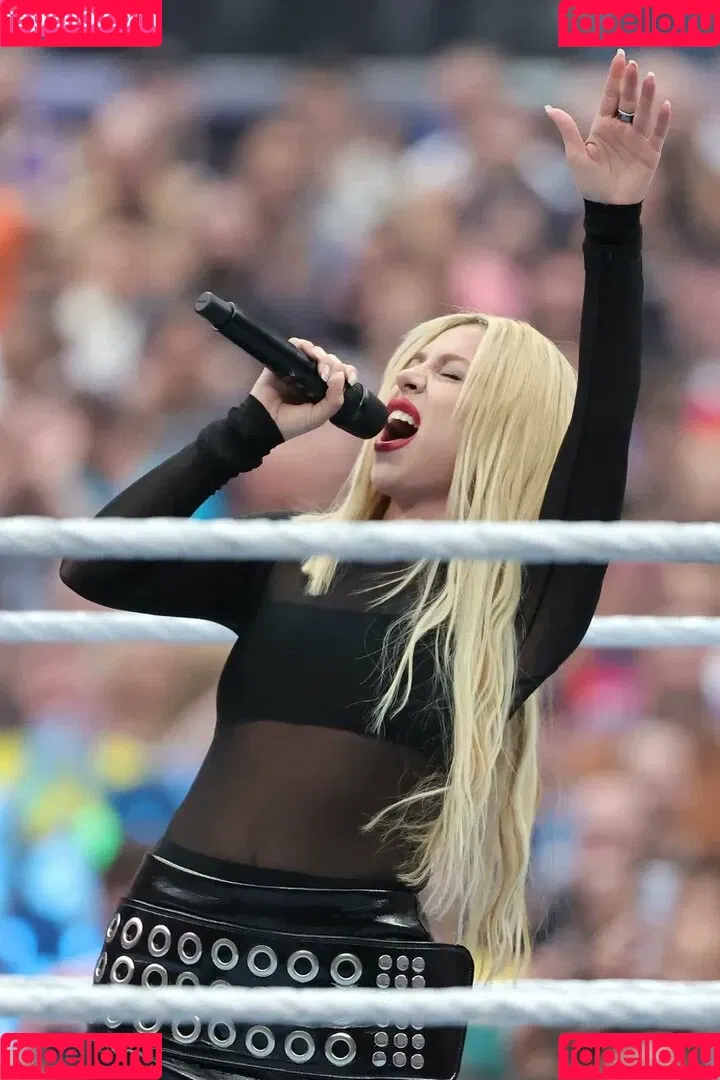 Ava Max / avamax / plharleyquinn Onlyfans Photo Gallery 