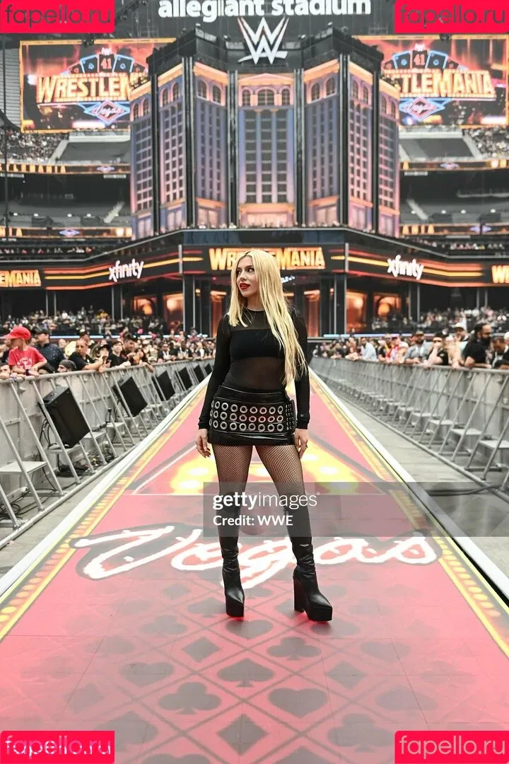 Ava Max / avamax / plharleyquinn Onlyfans Photo Gallery 