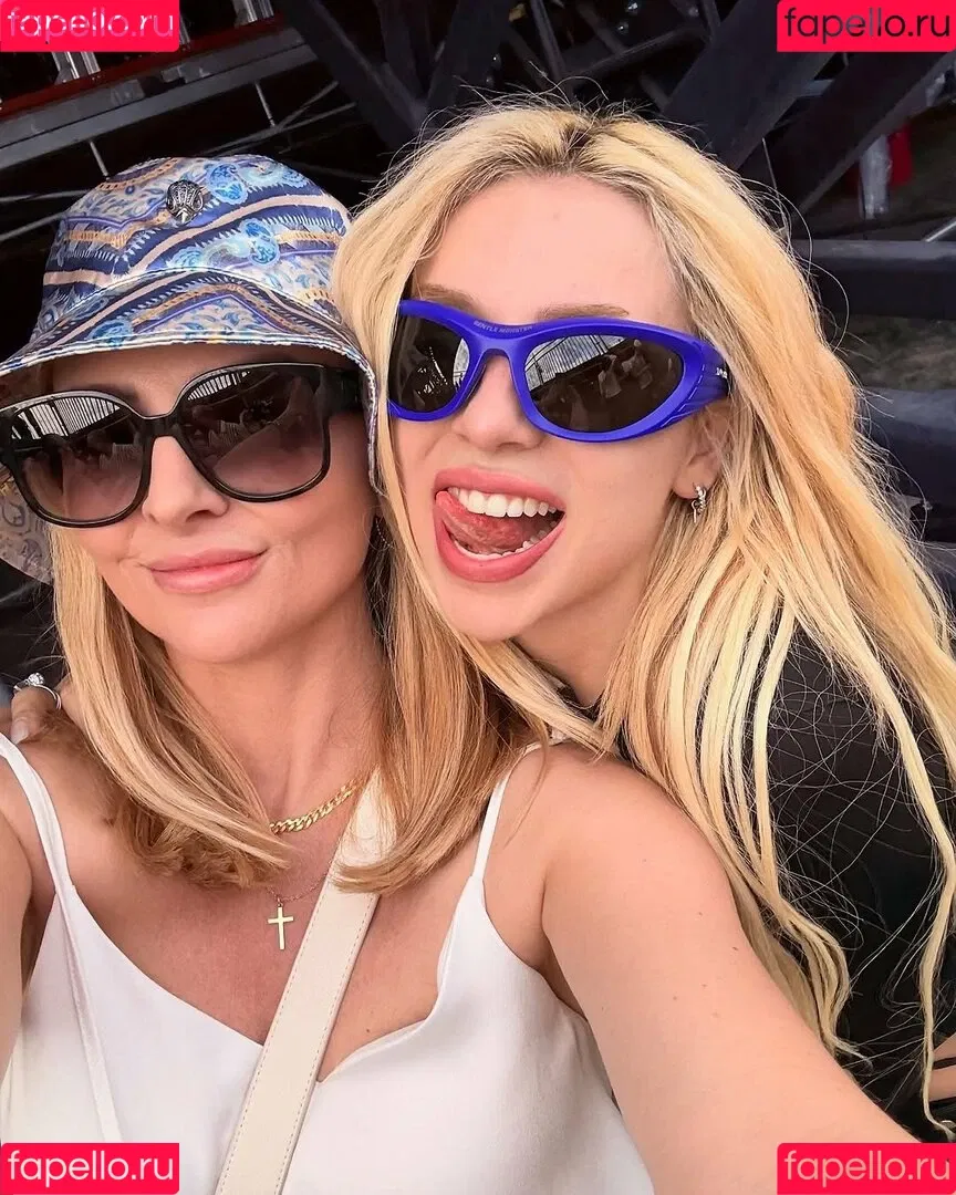Ava Max / avamax / plharleyquinn Onlyfans Photo Gallery 