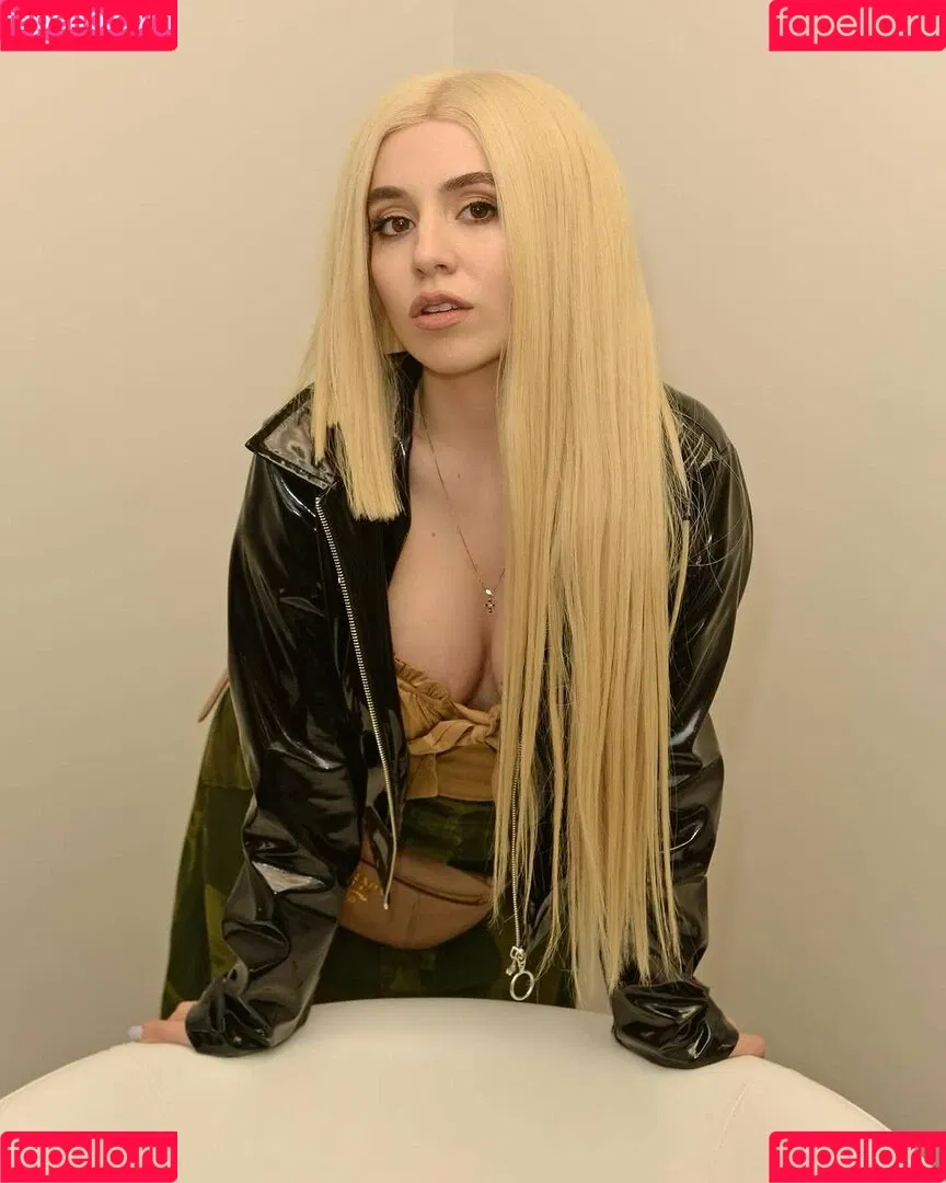 Ava Max / avamax / plharleyquinn Onlyfans Photo Gallery 