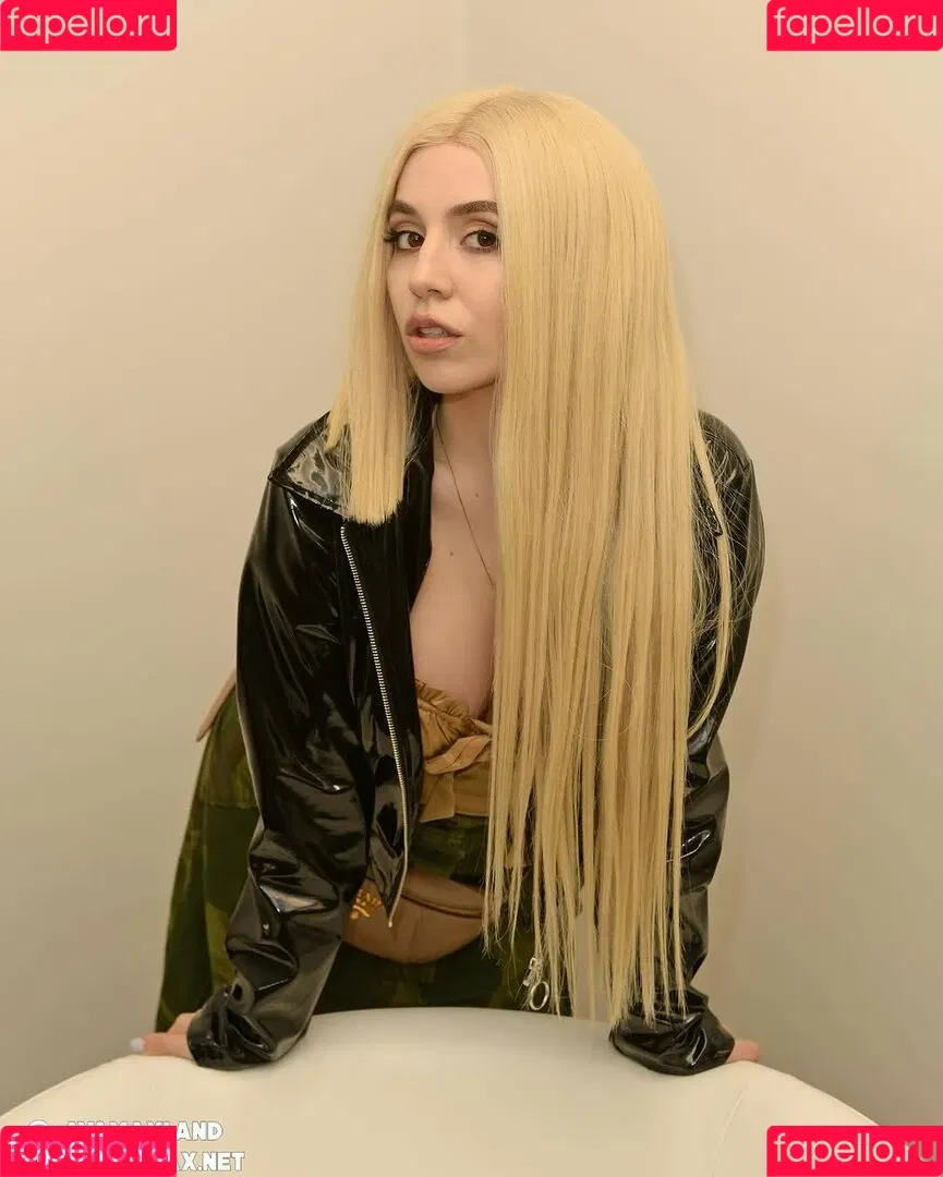 Ava Max / avamax / plharleyquinn Onlyfans Photo Gallery 