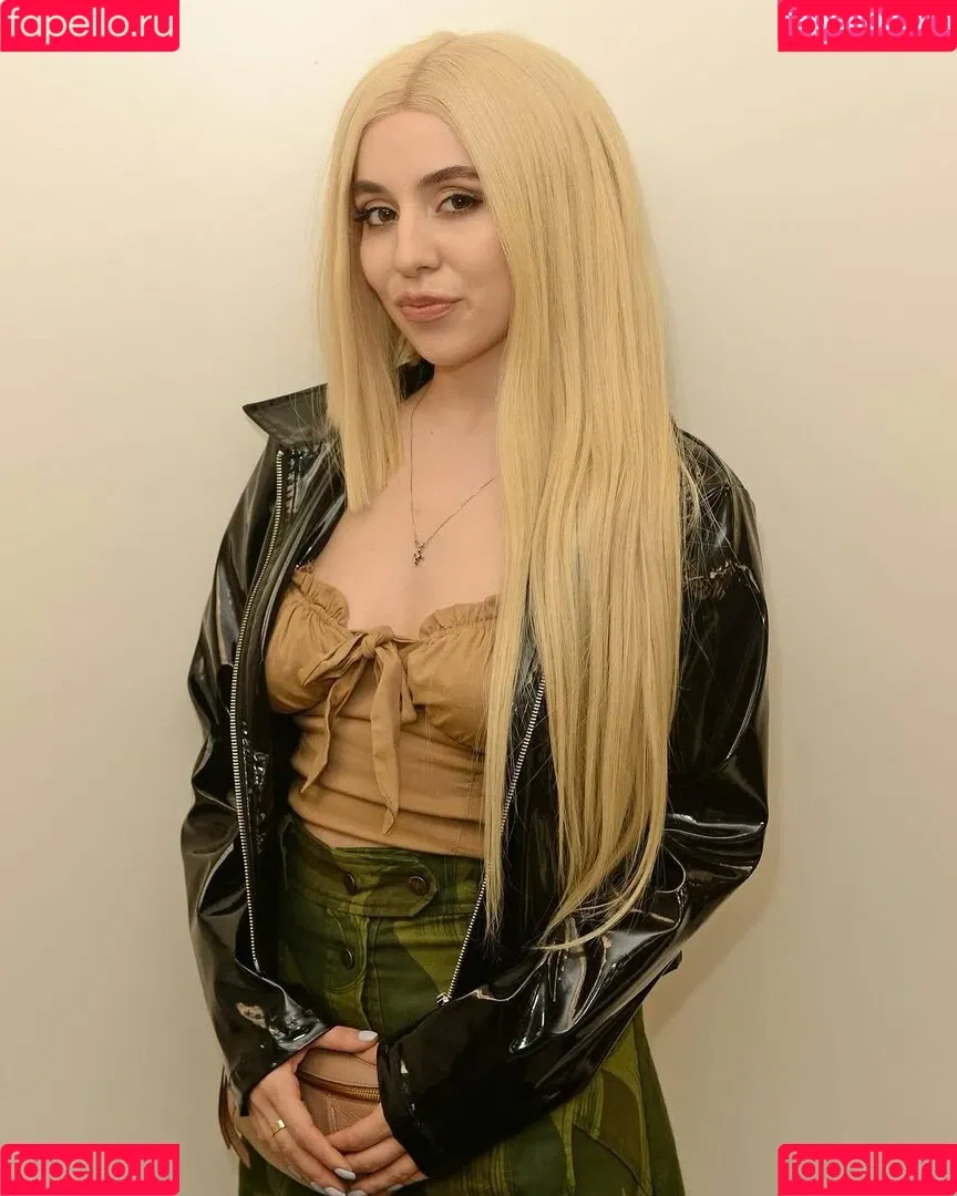 Ava Max / avamax / plharleyquinn Onlyfans Photo Gallery 