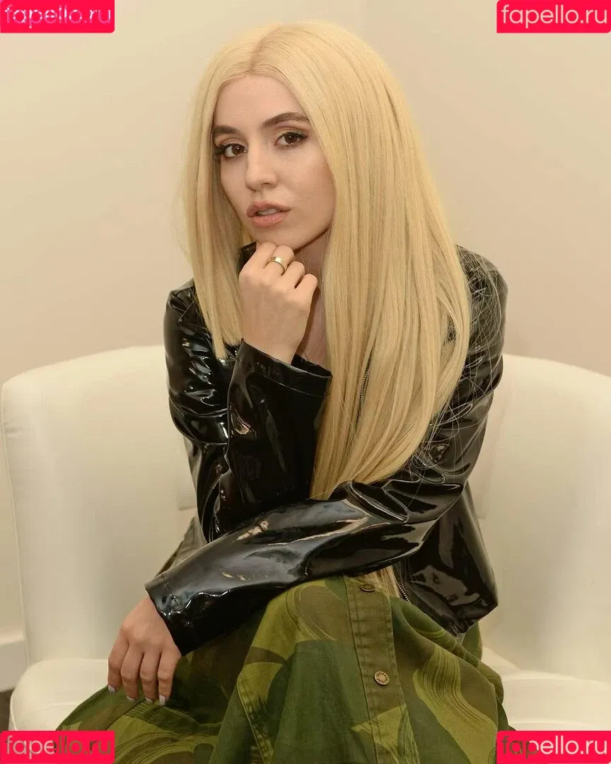 Ava Max / avamax / plharleyquinn Onlyfans Photo Gallery 