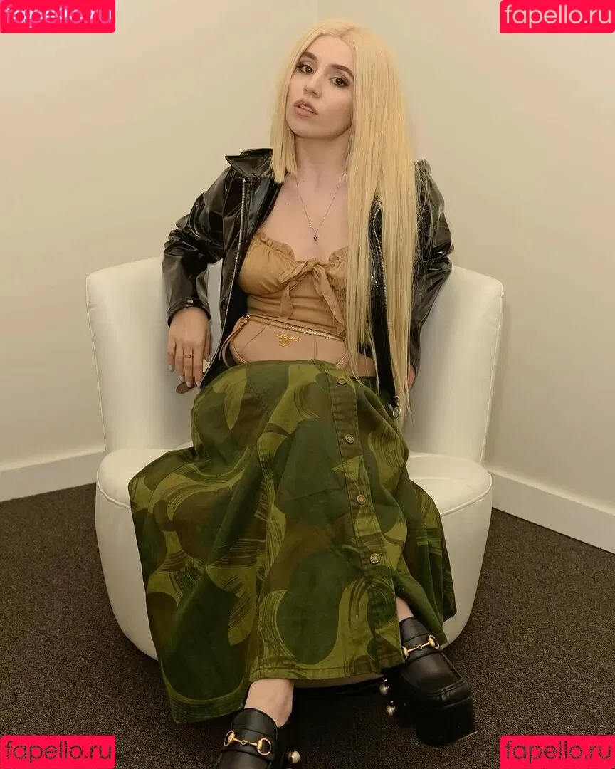 Ava Max / avamax / plharleyquinn Onlyfans Photo Gallery 
