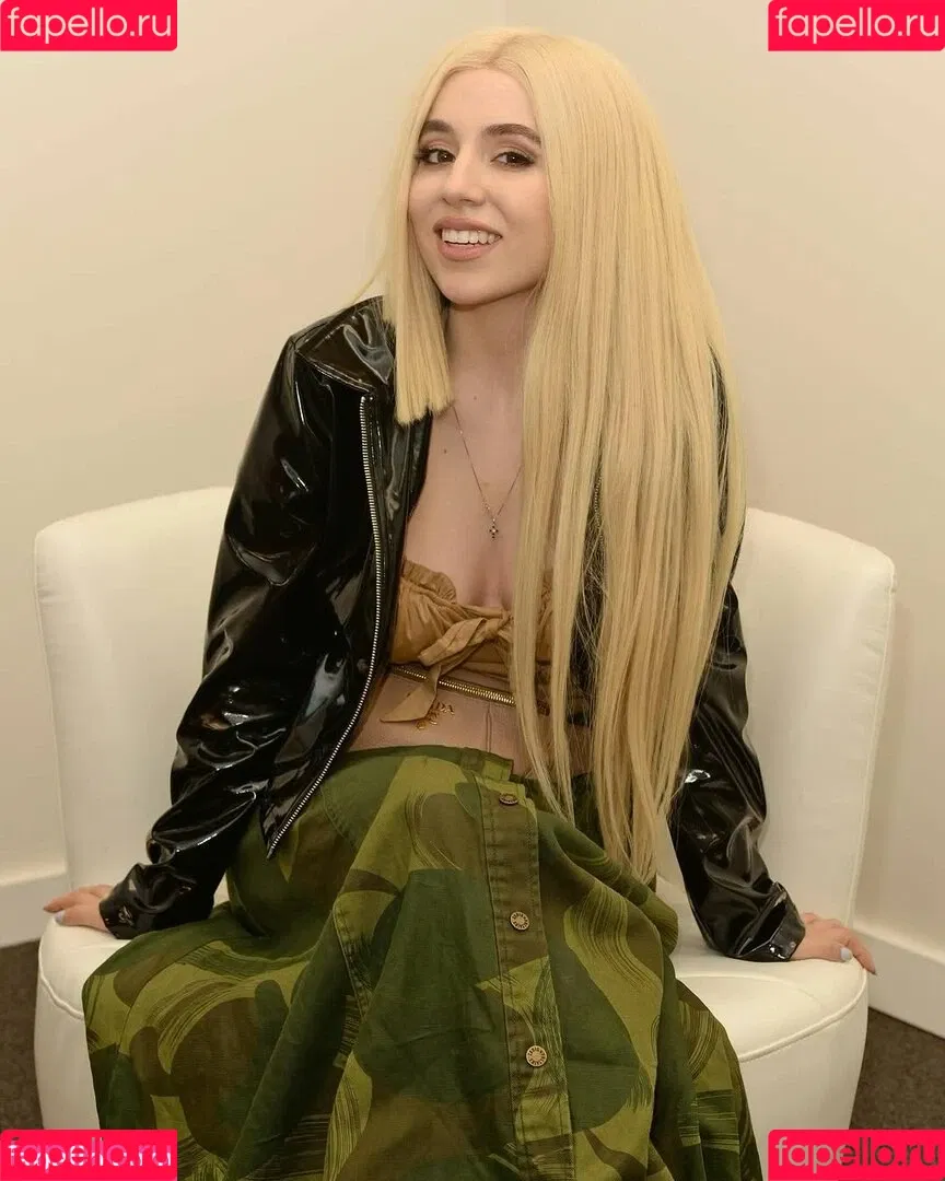 Ava Max / avamax / plharleyquinn Onlyfans Photo Gallery 