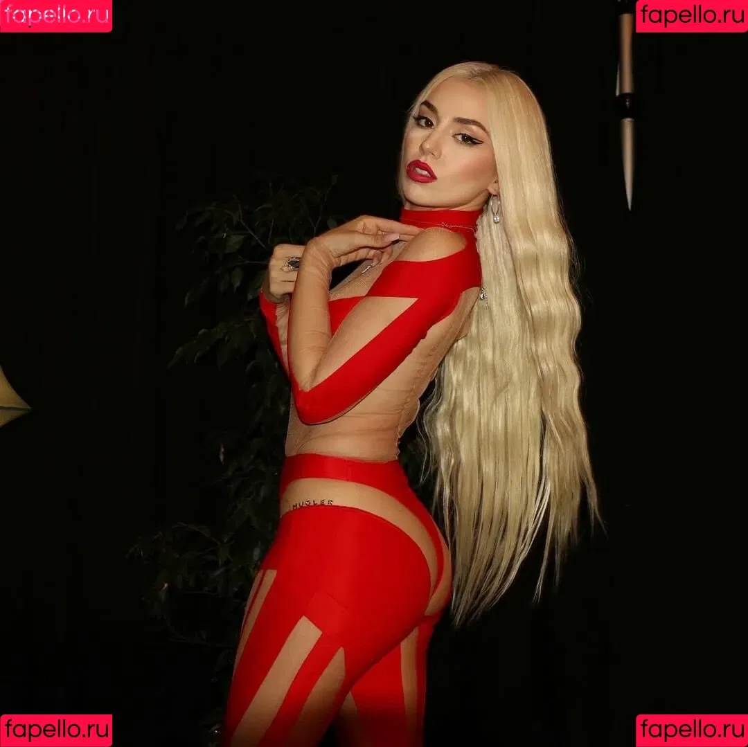 Ava Max / avamax / plharleyquinn Onlyfans Photo Gallery 