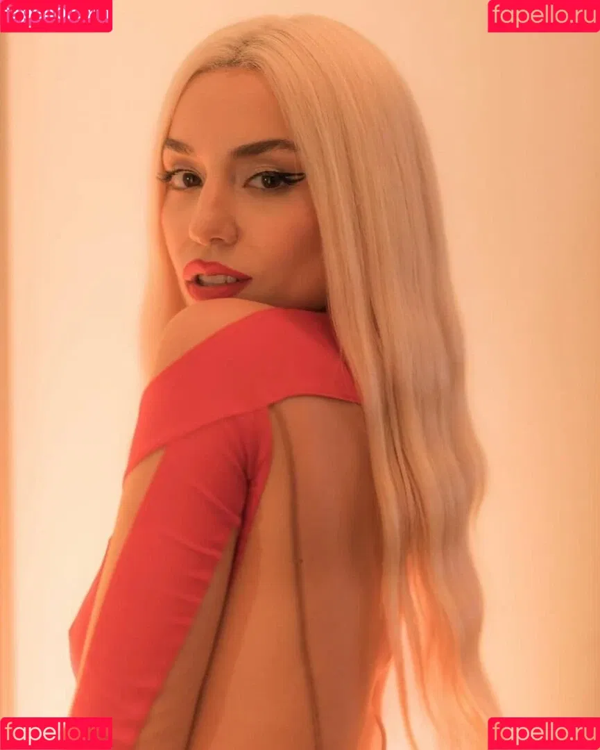 Ava Max / avamax / plharleyquinn Onlyfans Photo Gallery 