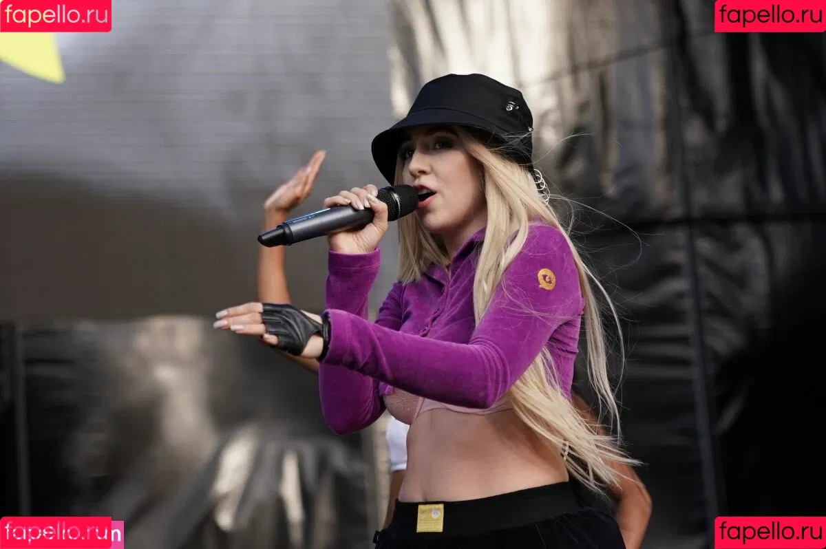 Ava Max / avamax / plharleyquinn Onlyfans Photo Gallery 