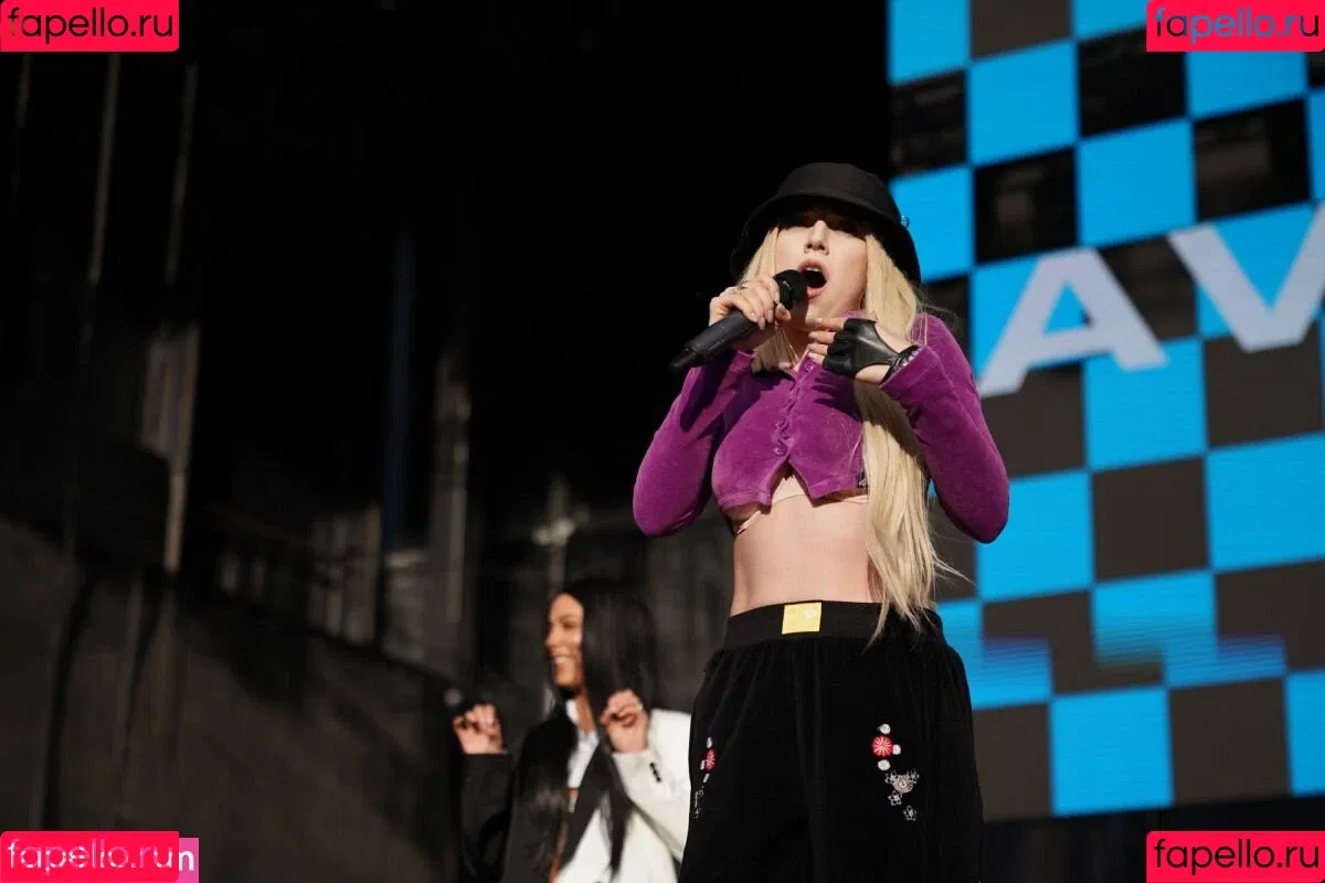 Ava Max / avamax / plharleyquinn Onlyfans Photo Gallery 