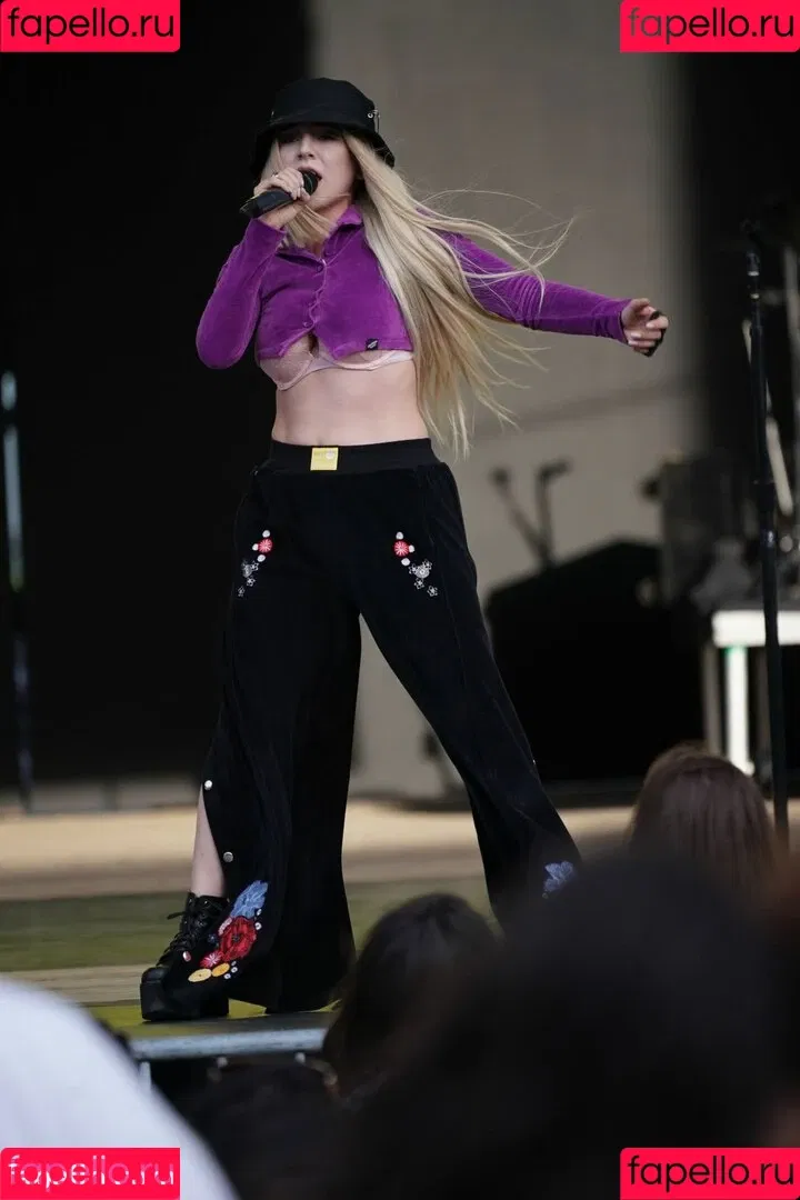 Ava Max / avamax / plharleyquinn Onlyfans Photo Gallery 