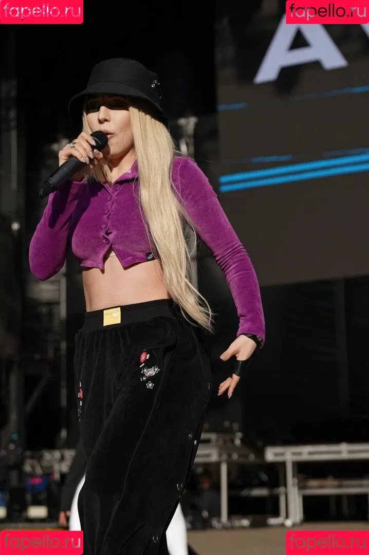 Ava Max / avamax / plharleyquinn Onlyfans Photo Gallery 