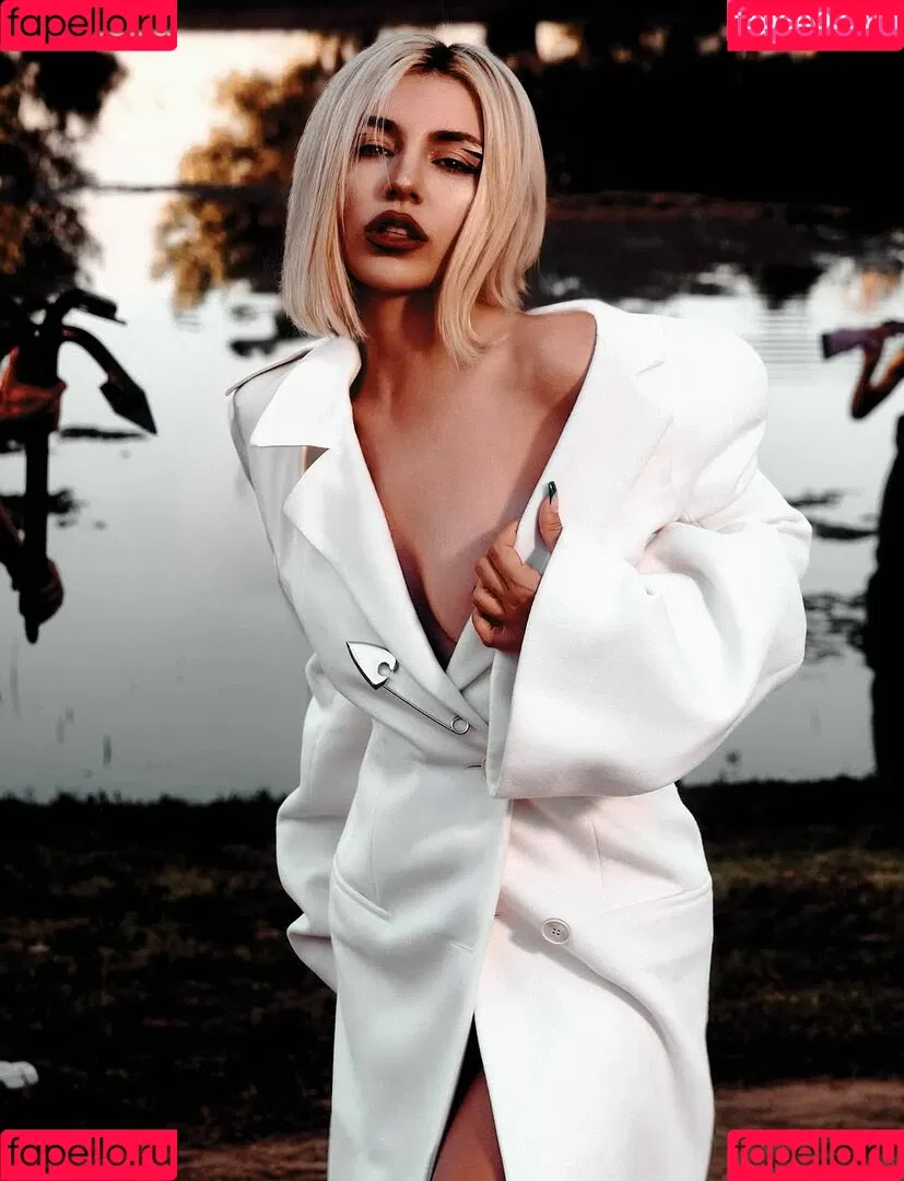 Ava Max / avamax / plharleyquinn Onlyfans Photo Gallery 