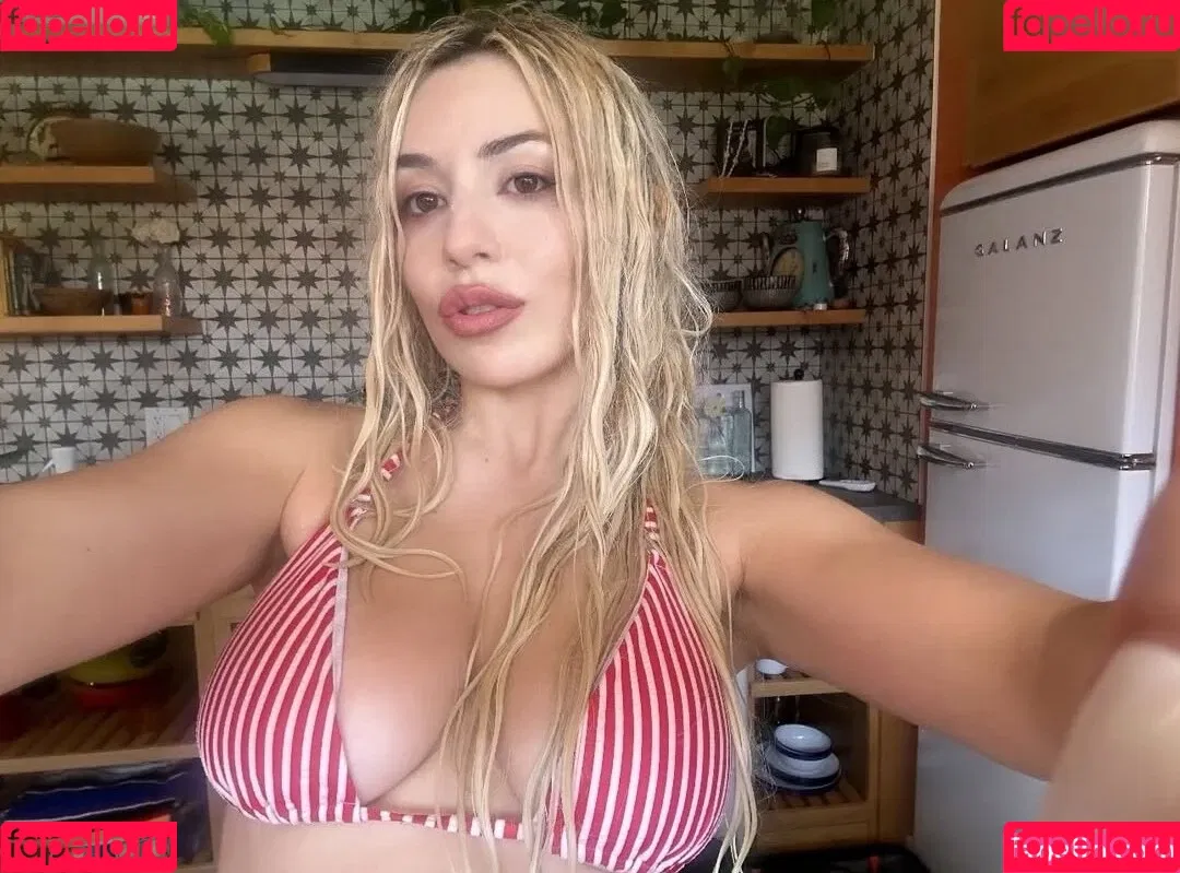 Ava Max / avamax / plharleyquinn Onlyfans Photo Gallery 