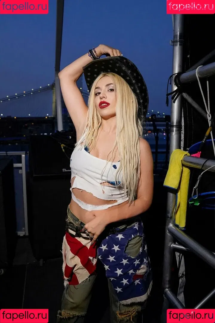 Ava Max / avamax / plharleyquinn Onlyfans Photo Gallery 