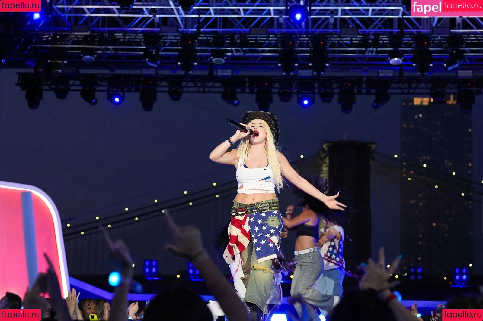 Ava Max / avamax / plharleyquinn Onlyfans Photo Gallery 