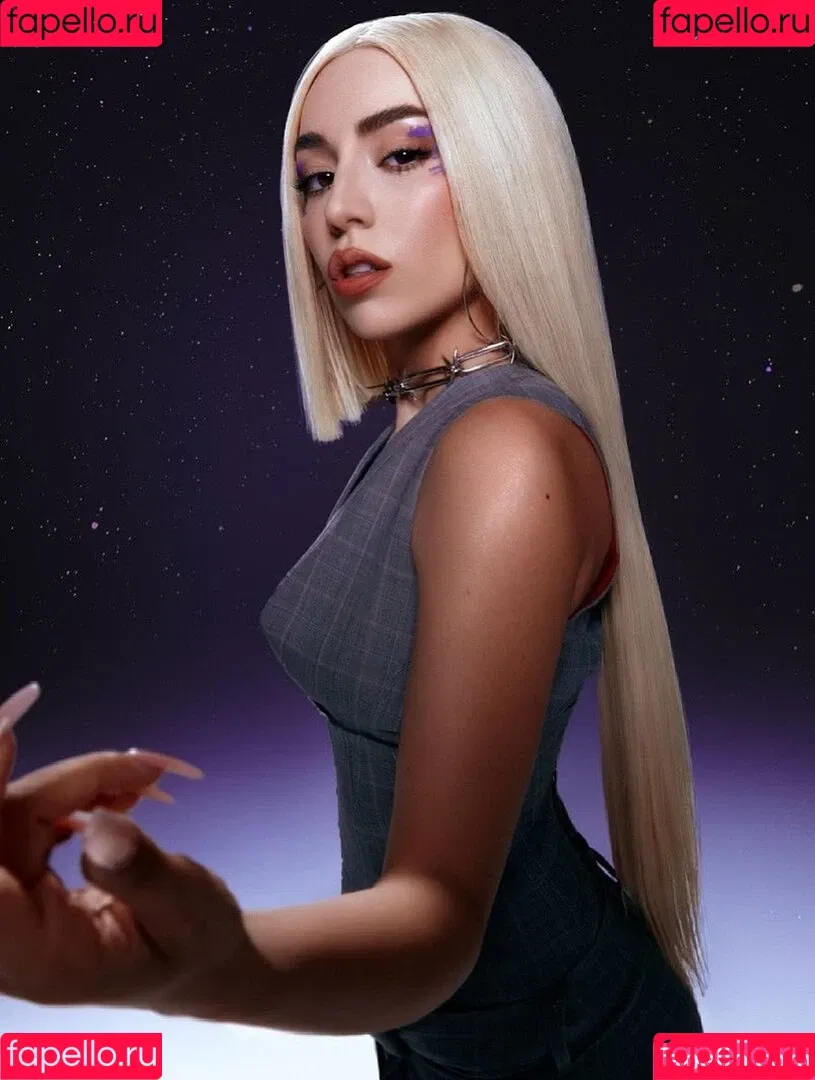 Ava Max / avamax / plharleyquinn Onlyfans Photo Gallery 