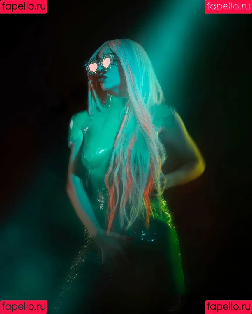 Ava Max / avamax / plharleyquinn Onlyfans Photo Gallery 