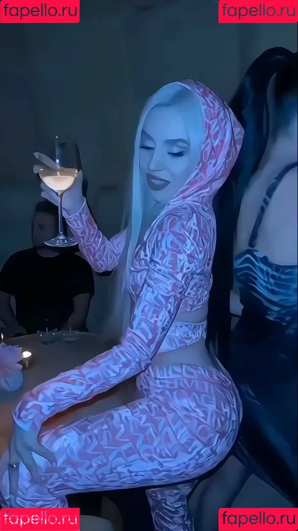 Ava Max / avamax / plharleyquinn Onlyfans Photo Gallery 