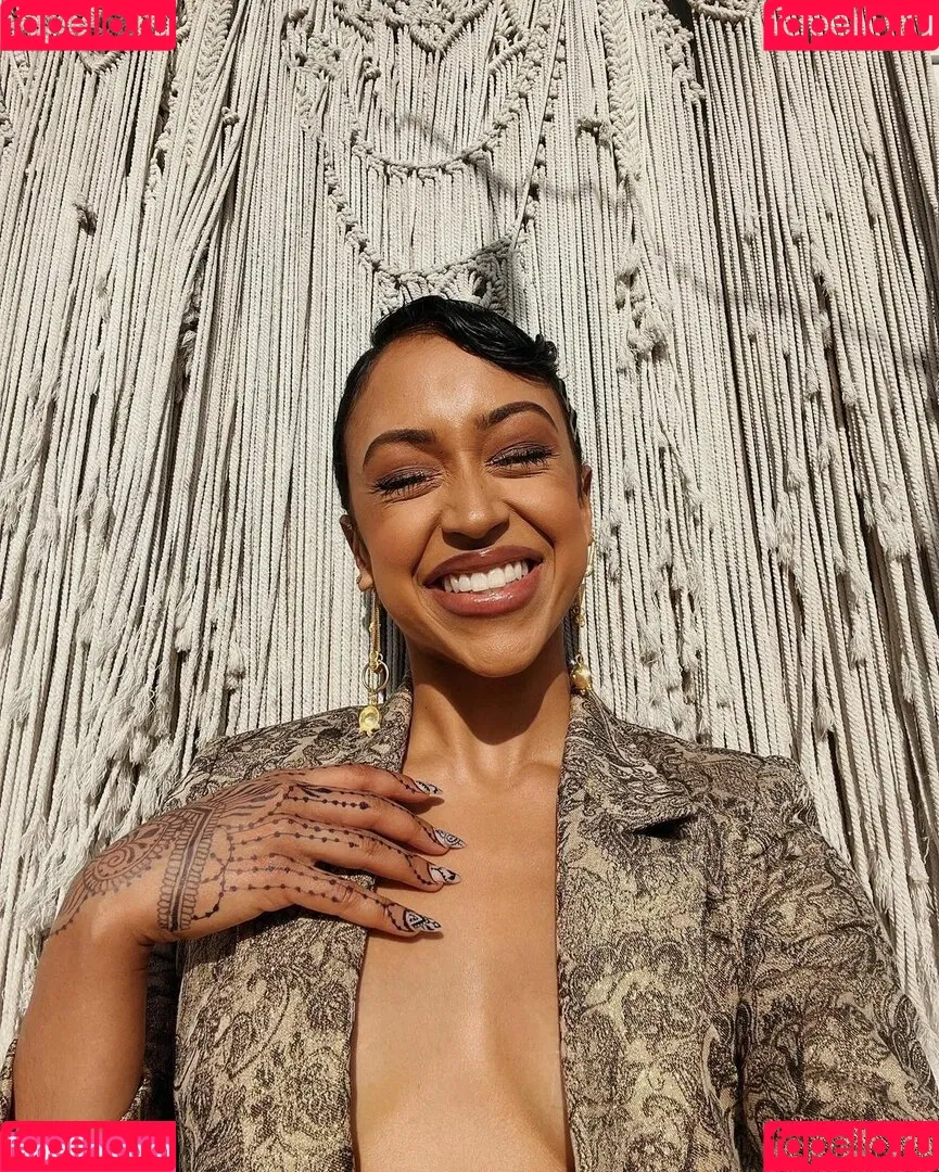 Liza Koshy / lizakoshy Onlyfans Photo Gallery 
