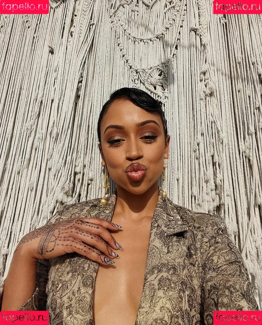 Liza Koshy / lizakoshy Onlyfans Photo Gallery 