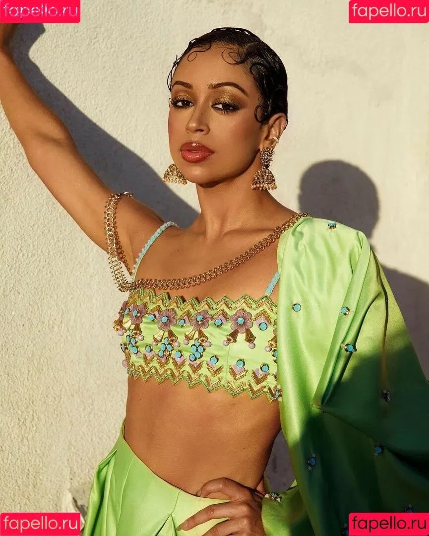 Liza Koshy / lizakoshy Onlyfans Photo Gallery 