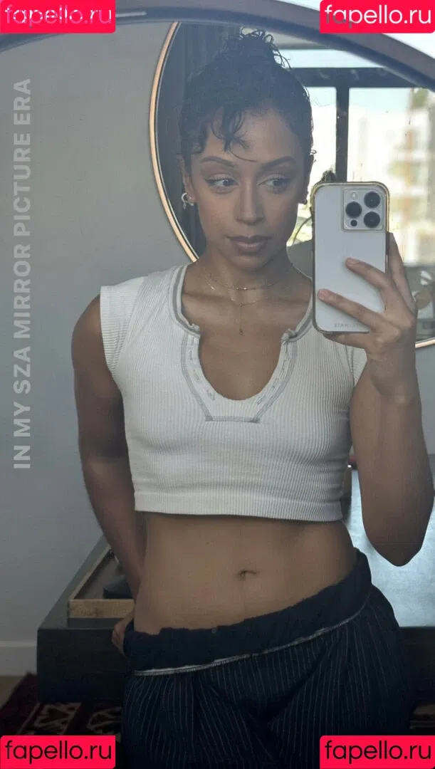 Liza Koshy / lizakoshy Onlyfans Photo Gallery 
